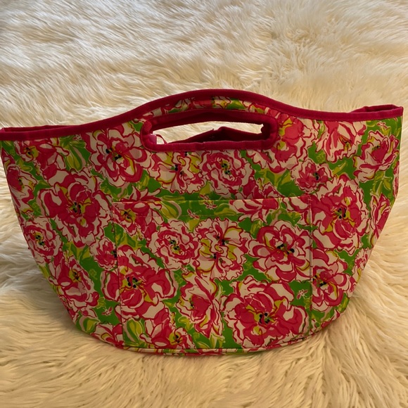 Lilly Pulitzer Handbags - Lilly Pulitzer insulated Floral Bottle Opener Tote Bag / Beach Bag